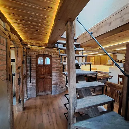 Rita アパート バート・ボックレット